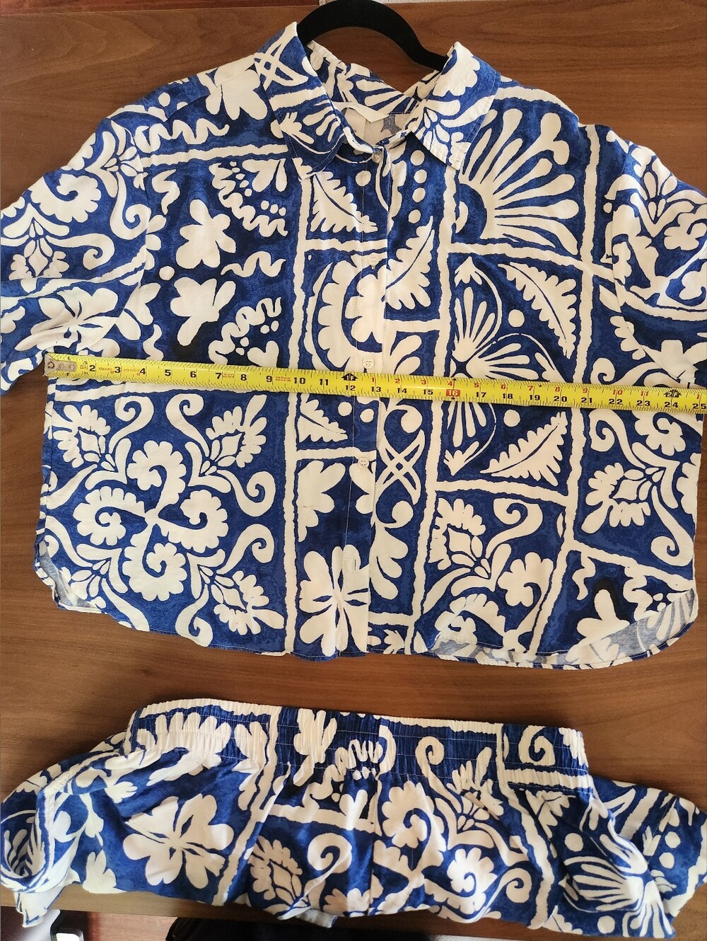 H&M Short Sleeve Short Set Blue and White Floral Button-Up Top XL - Picture 10 of 13